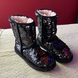 Ugg. Black sparkly. Worn twice size 7.